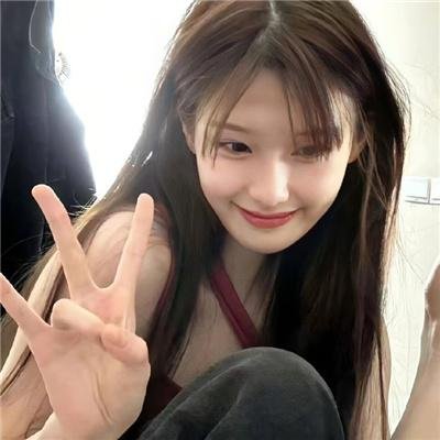 三女性 封面